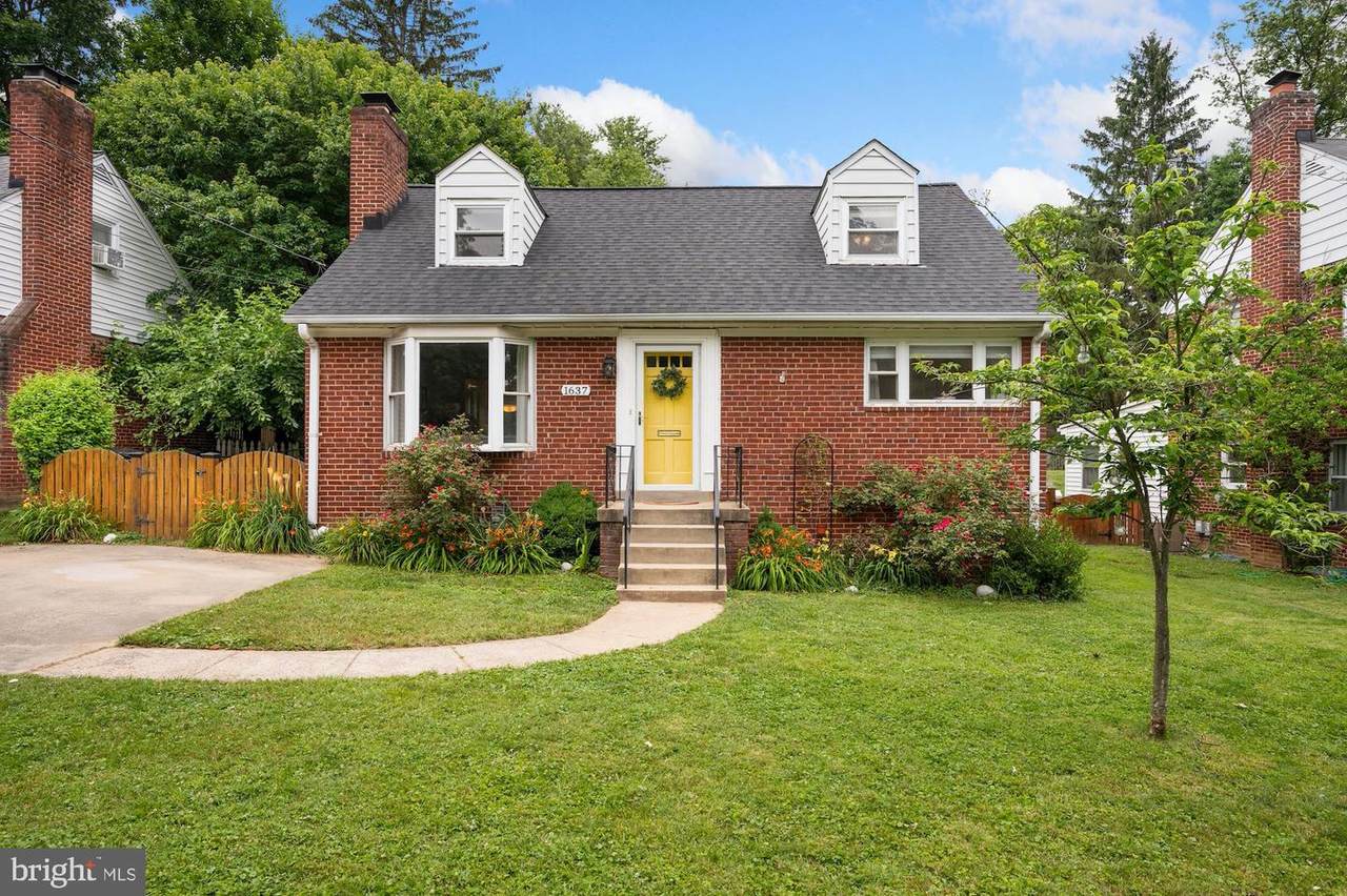 1637 Belvedere Boulevard - Photo 1