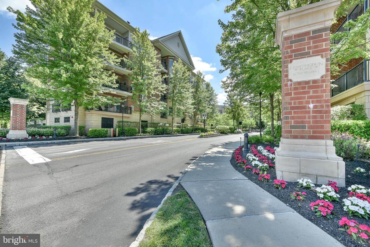 418 Carson Terrace - Photo 1