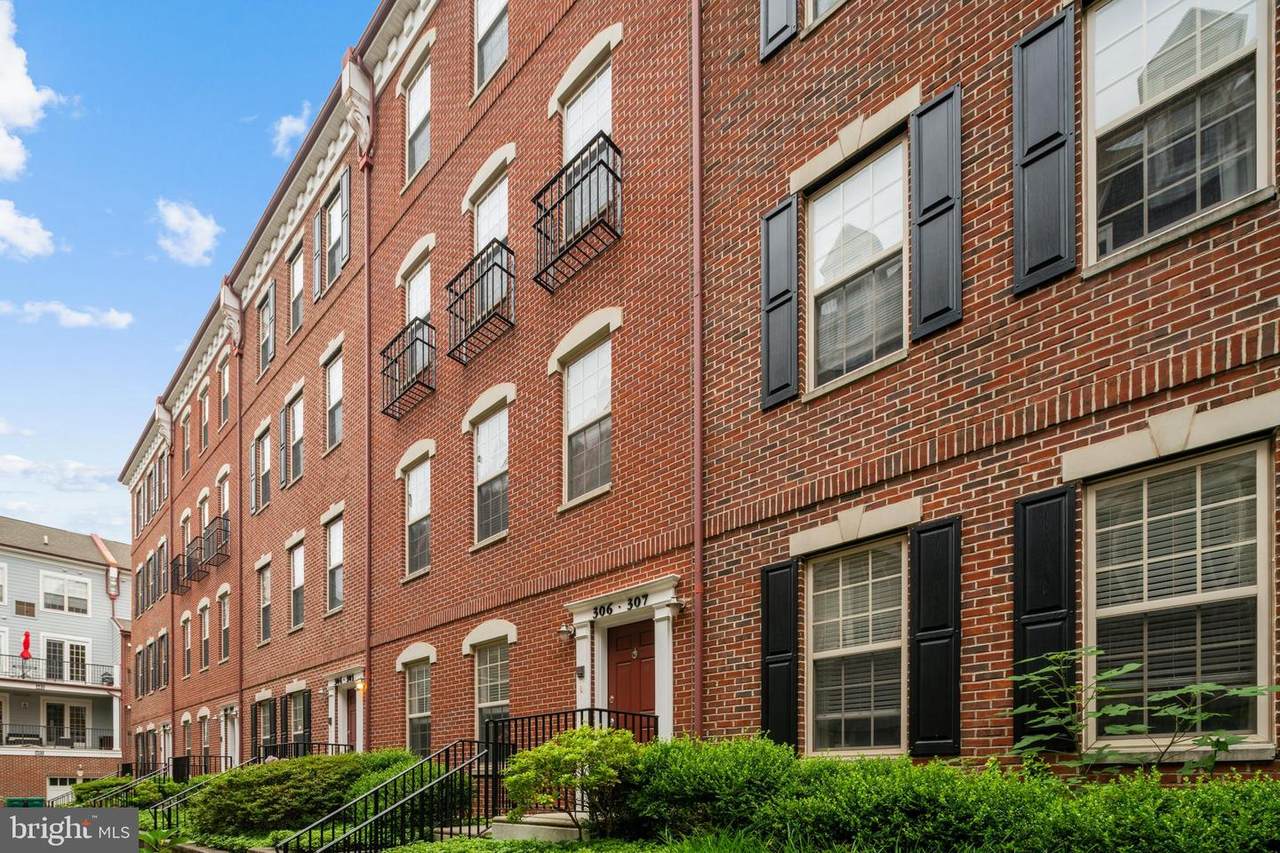 307 Captains Way - Photo 1