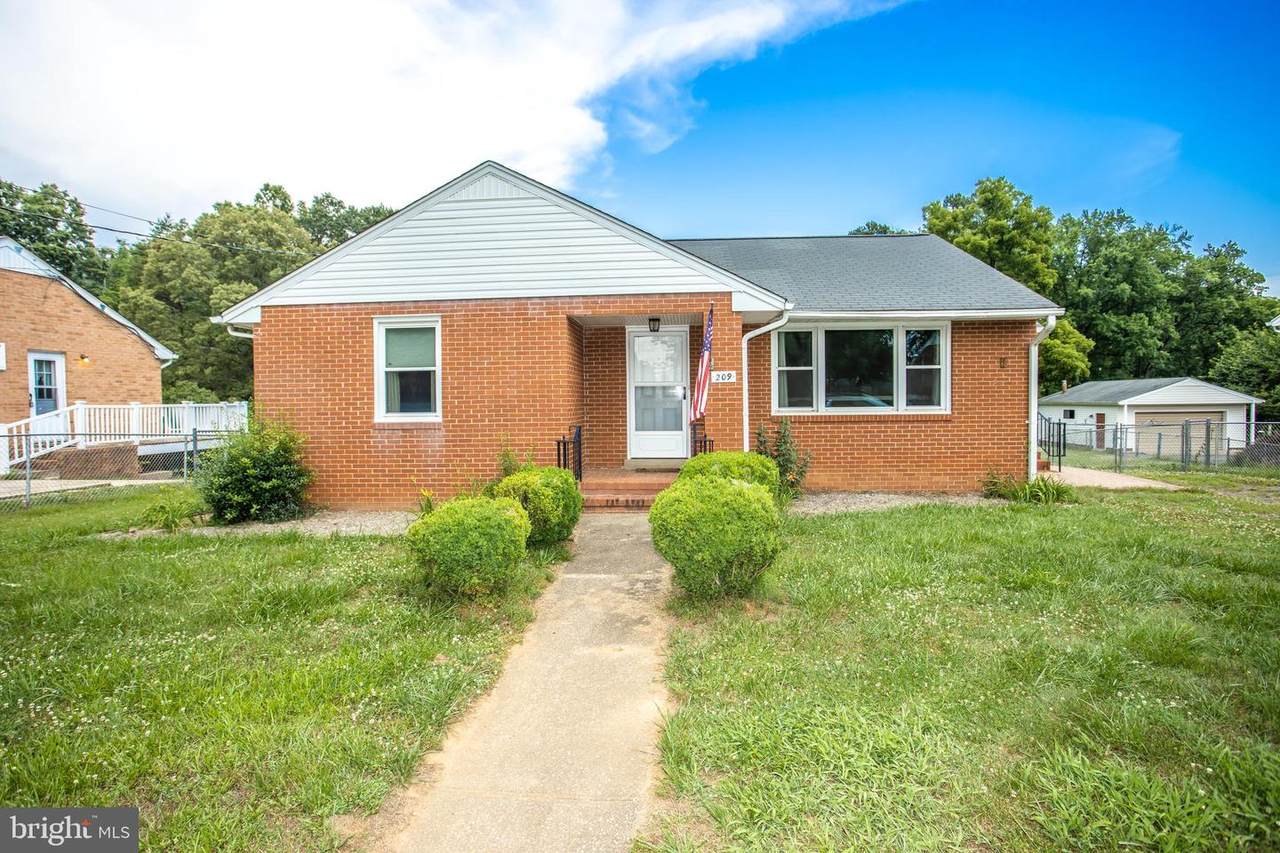 209 Maple Street - Photo 1