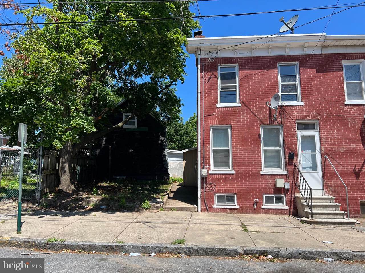 1003 Brown Street - Photo 1