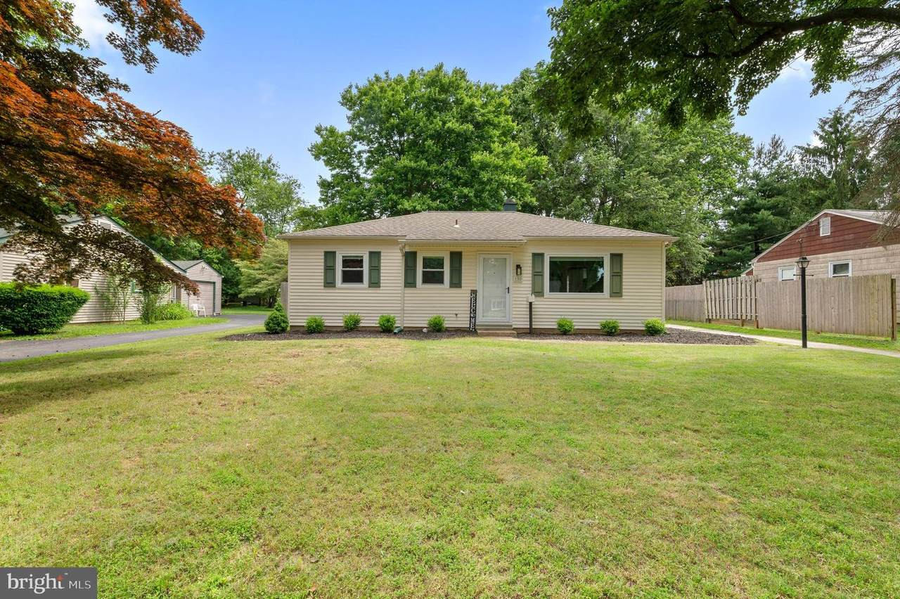 105 Manor Road - Photo 1