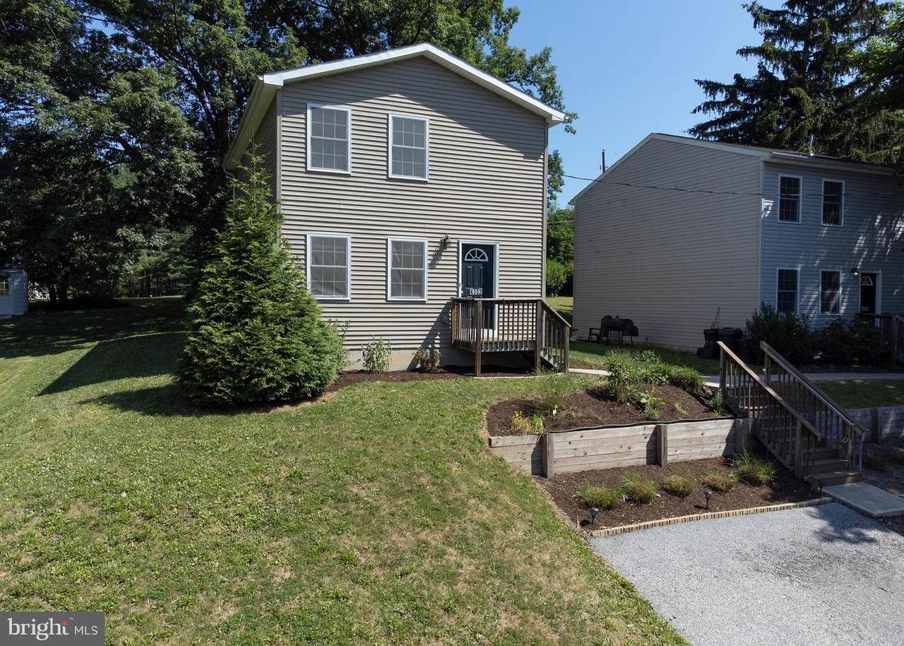 4302 Englewood Avenue - Photo 1