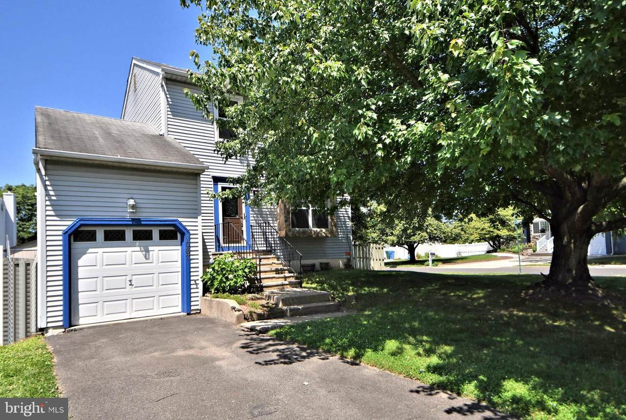 1067 Franklin Avenue - Photo 1