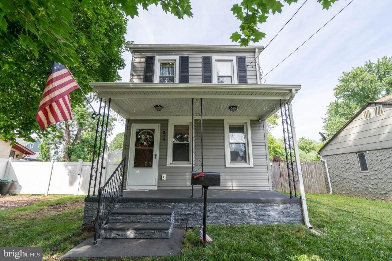 228 Bank Street - Photo 1