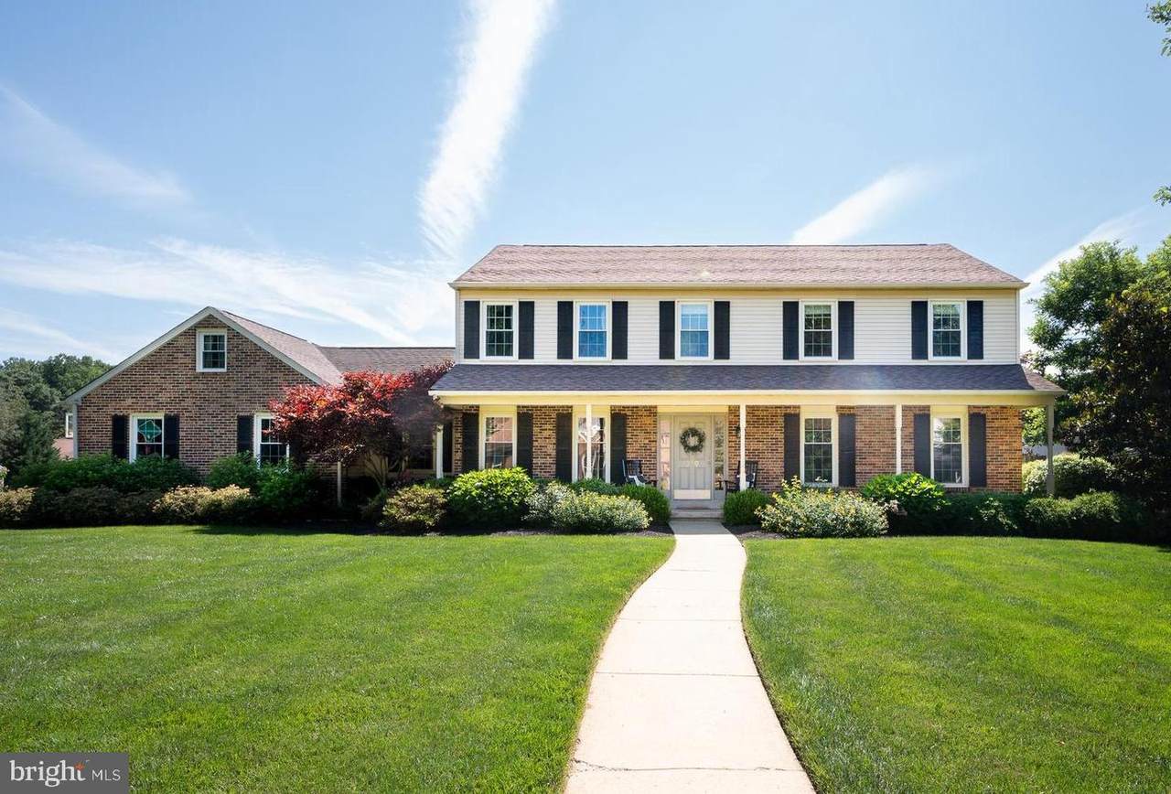 219 Clover Drive - Photo 1