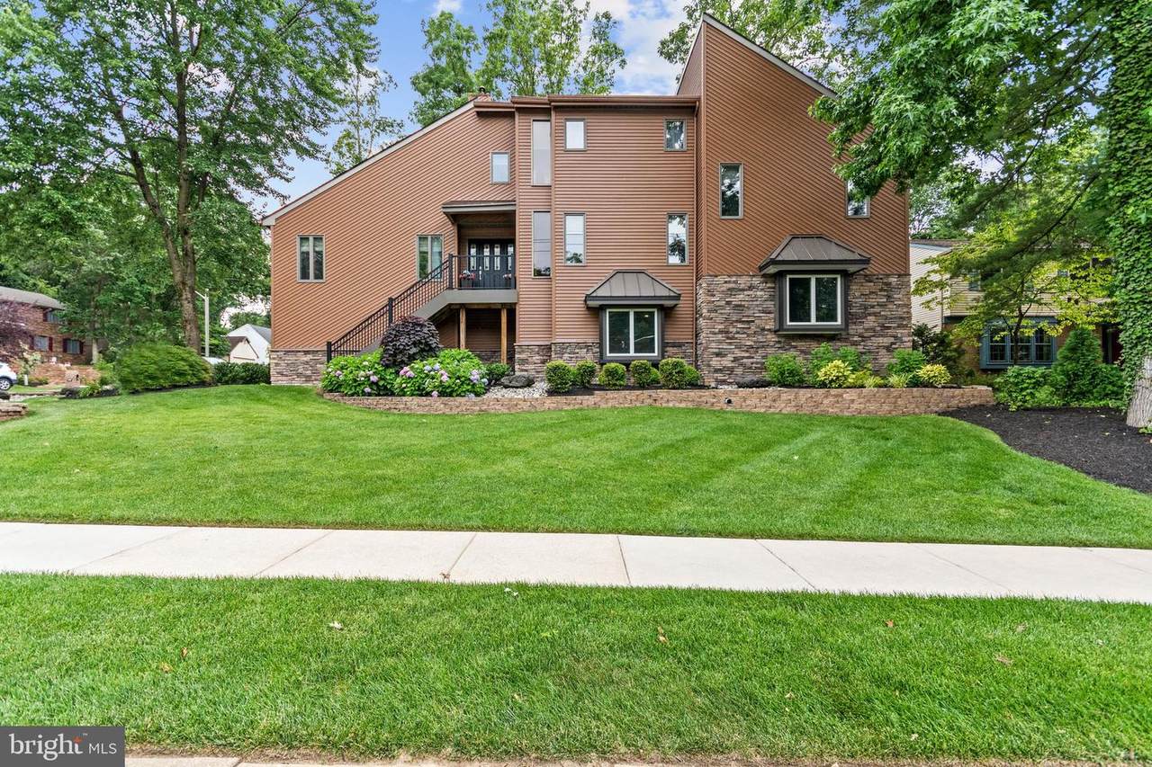 208 Dorado Avenue - Photo 1