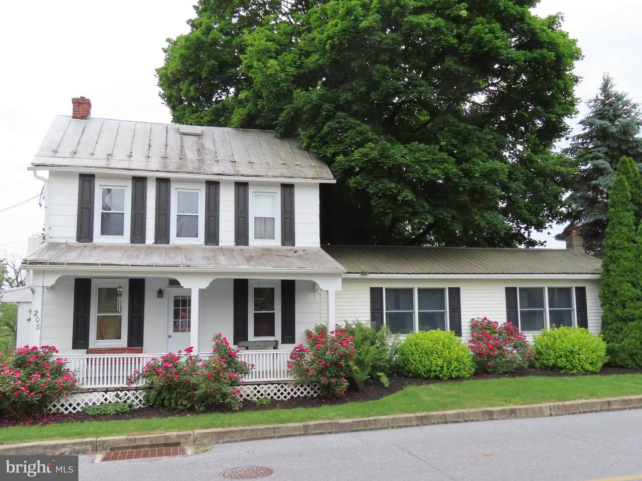 208 College Avenue - Photo 1