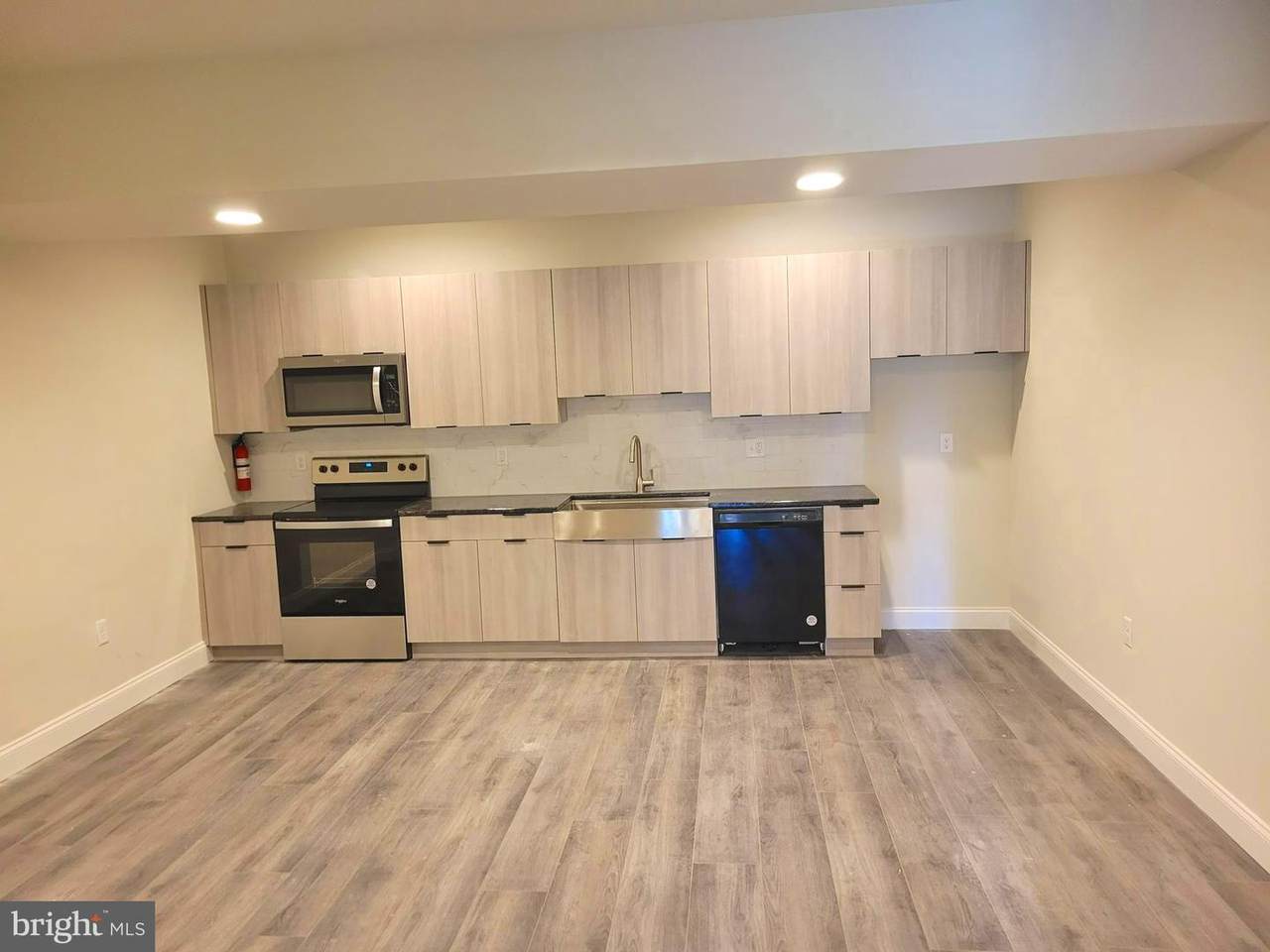 315 High St - Photo 1