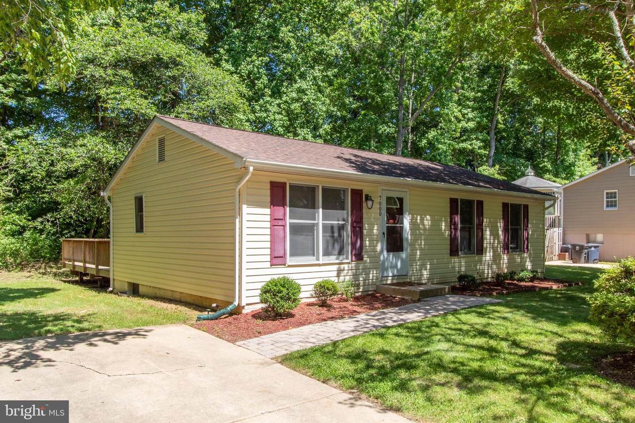 7000 Aquinas Avenue - Photo 1