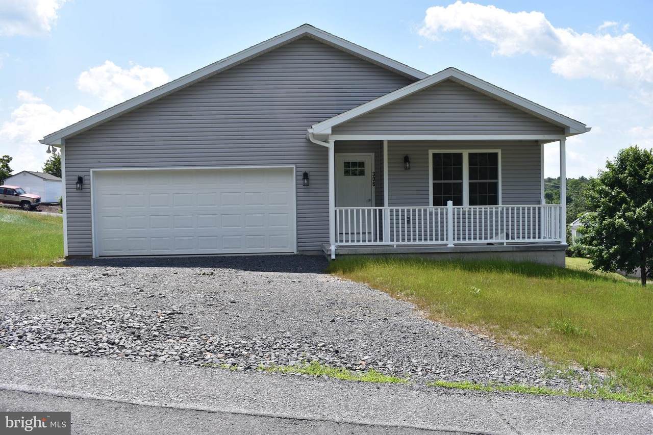 306 Oak Hill Street - Photo 1