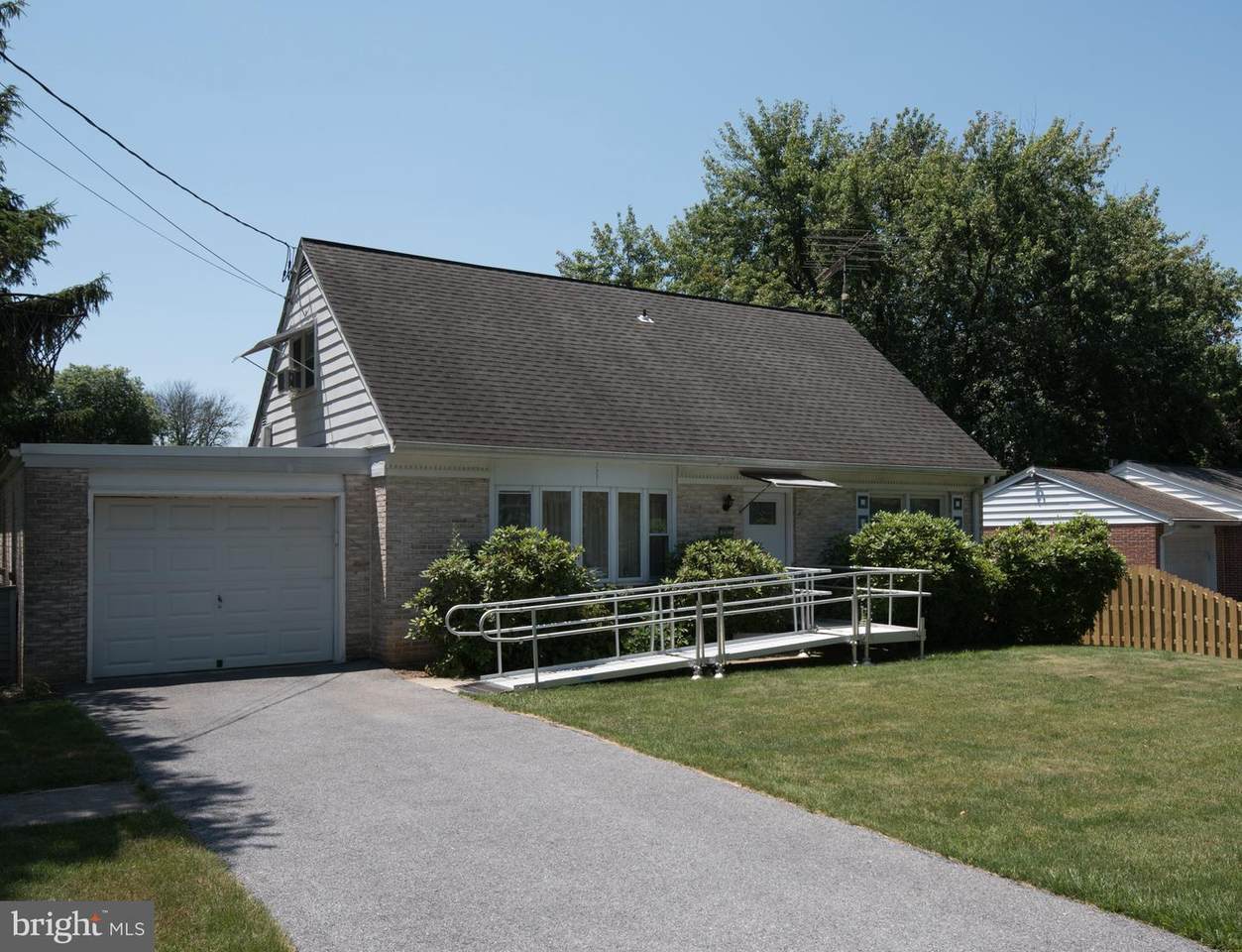 292 Tennyson Drive - Photo 1
