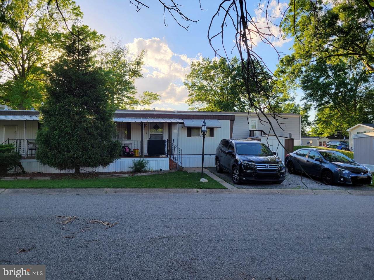205 Shawnee Avenue - Photo 1