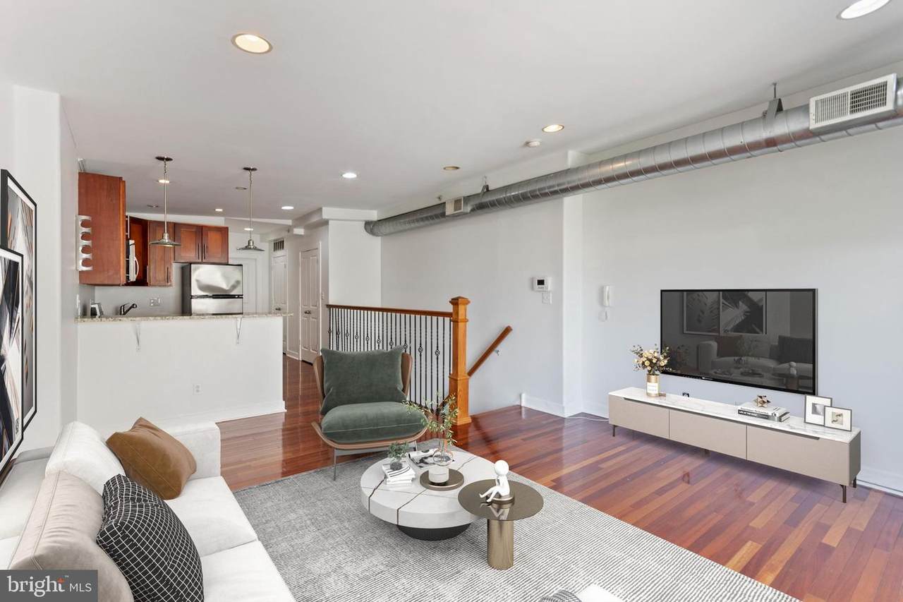 613 18TH Street - Photo 1