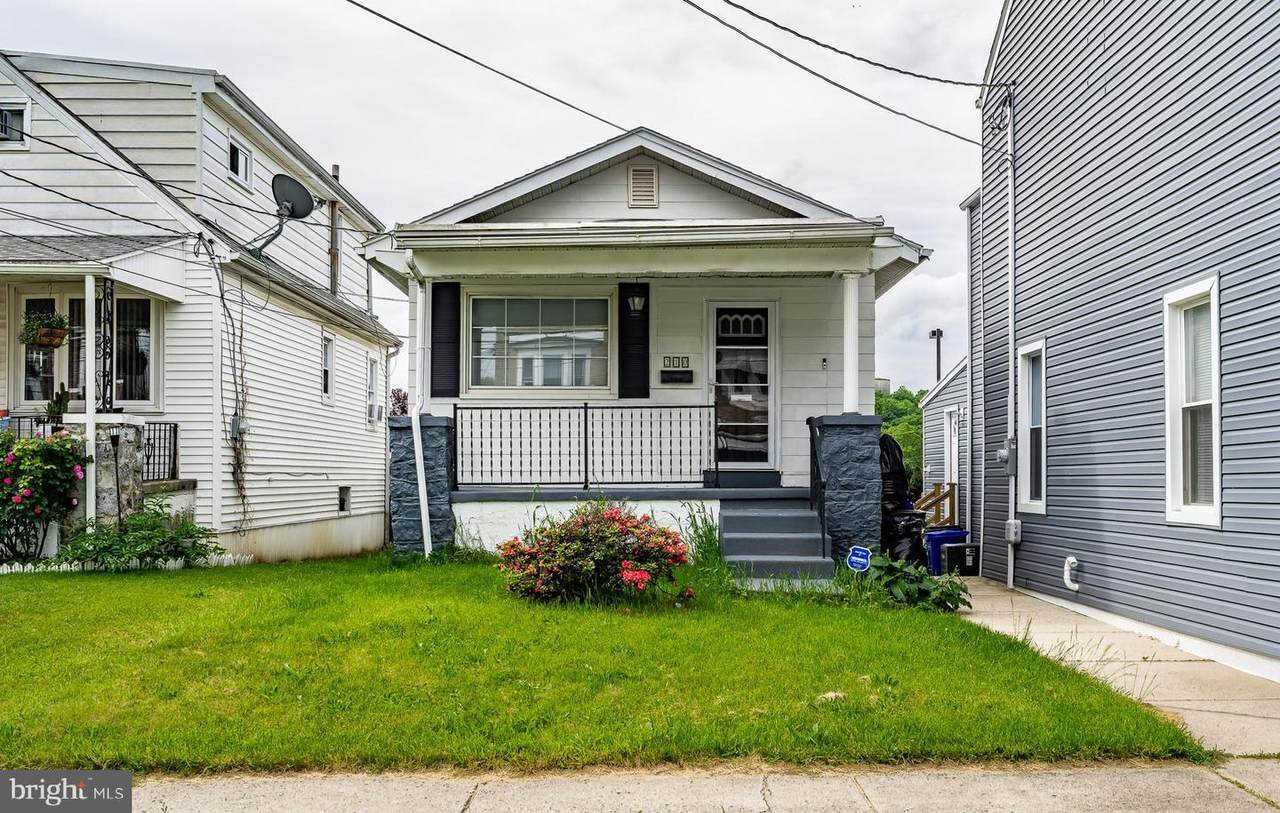 210 Upland Avenue - Photo 1