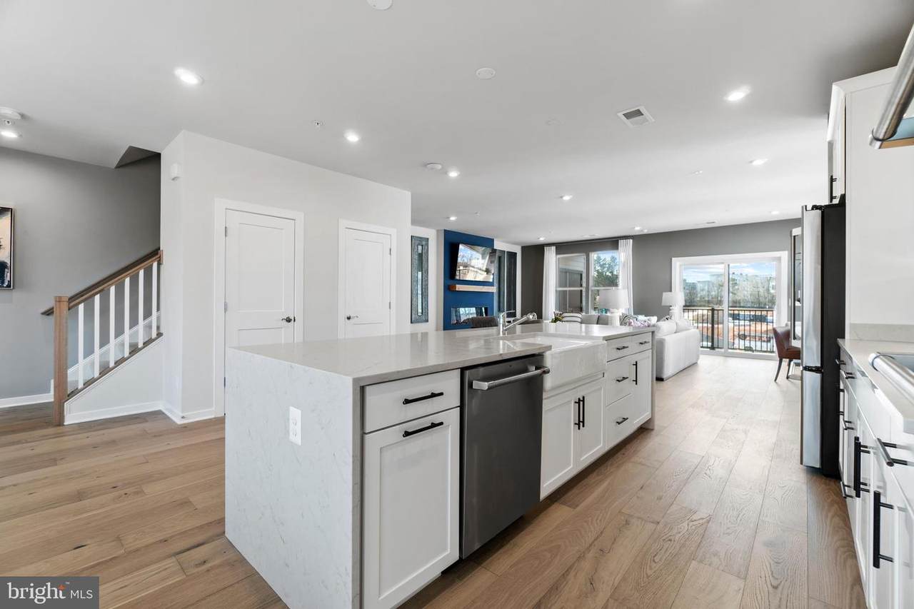 13529 Sayward Boulevard - Photo 1