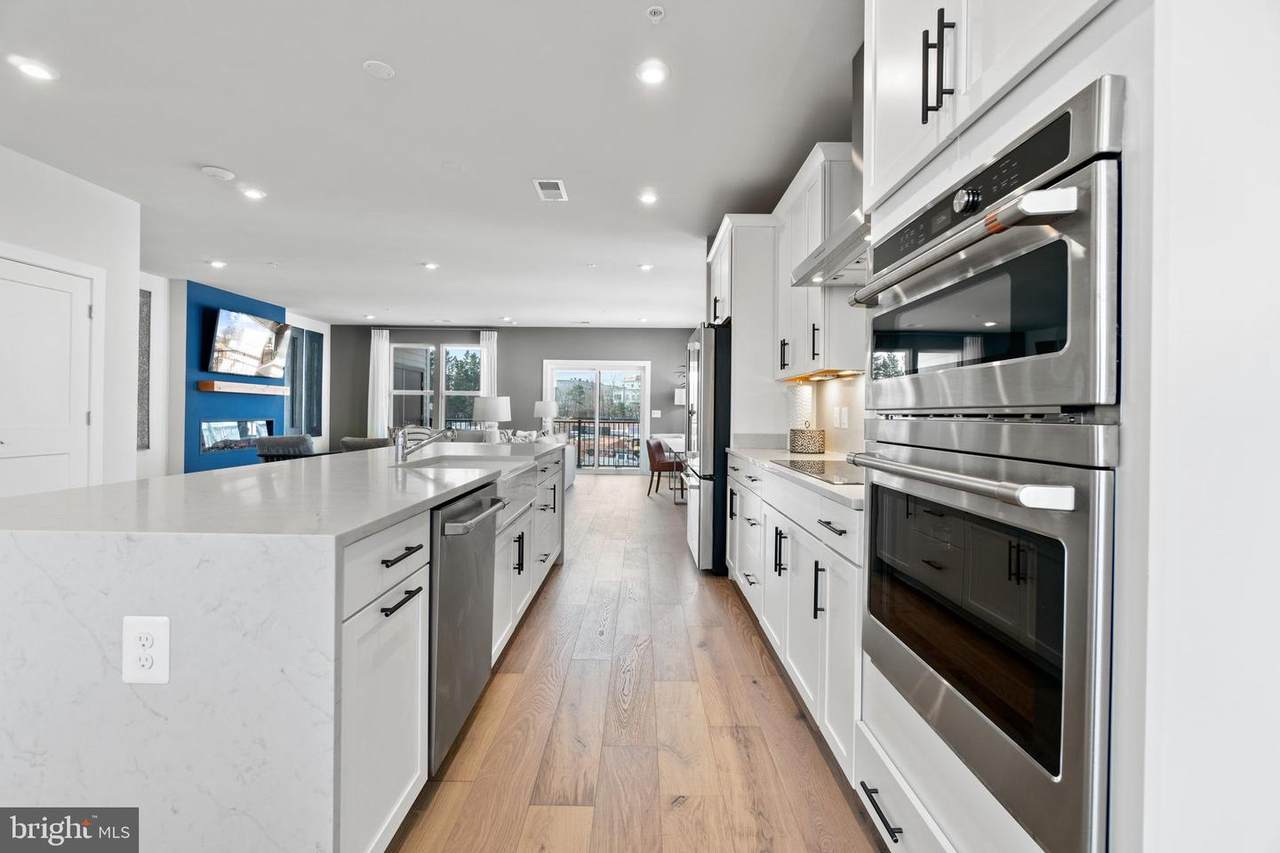 404 Pullman Place - Photo 1