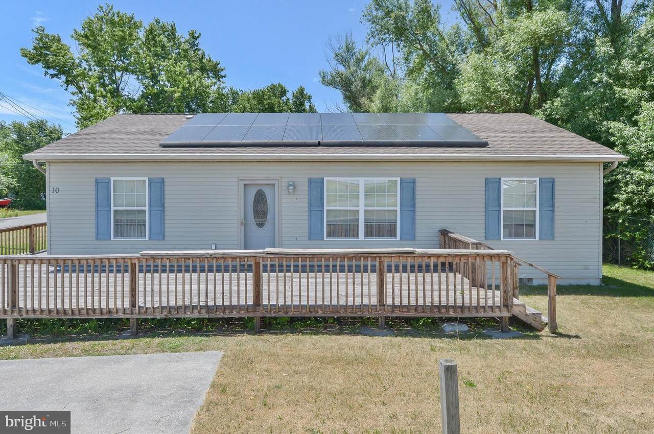 10 Laura Avenue - Photo 1