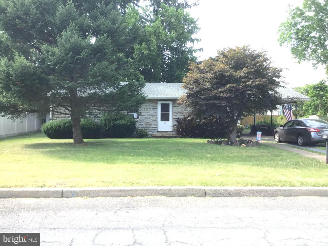 539 Upland Avenue - Photo 1