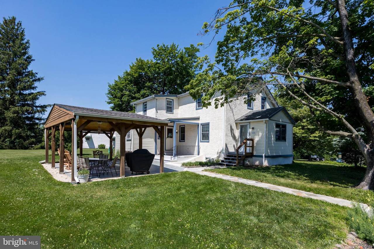 1063 Main Street - Photo 1