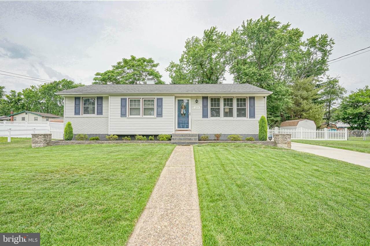 204 8TH Street - Photo 1