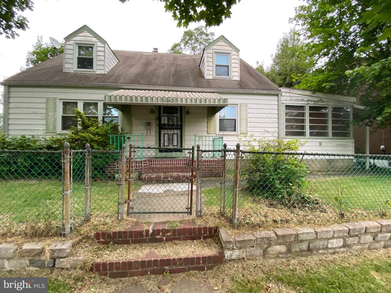 101 Robertson Avenue - Photo 1