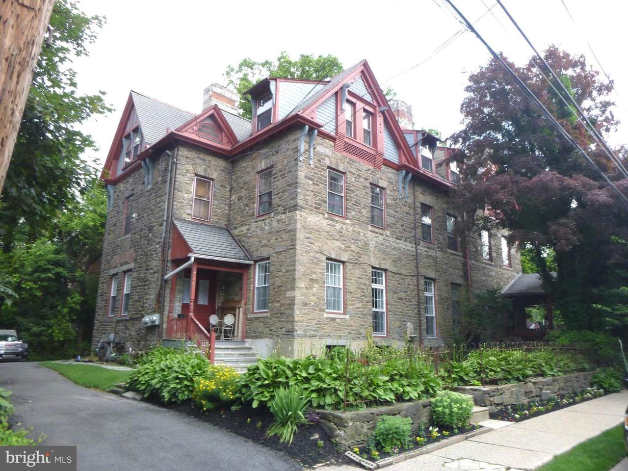 425 Walnut Lane - Photo 1