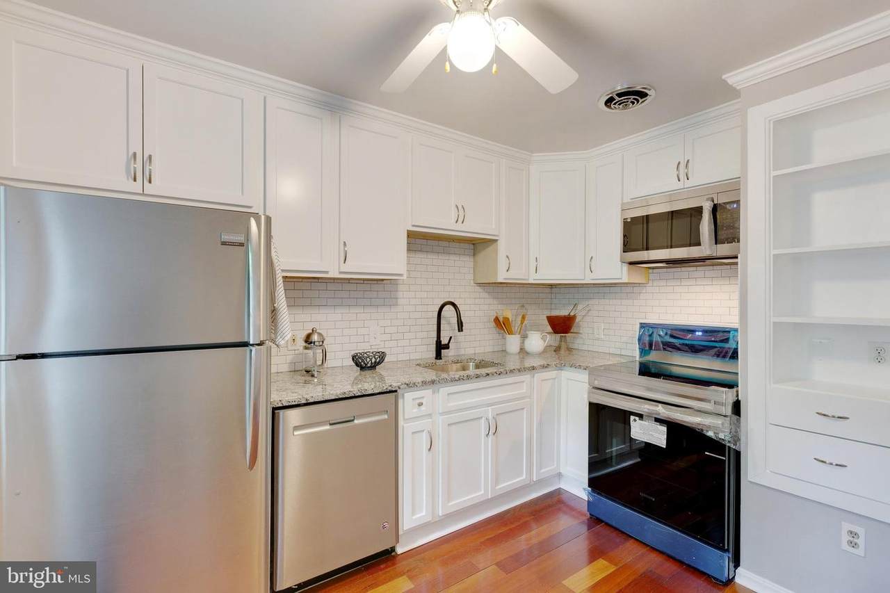 320 Poppleton Street - Photo 1