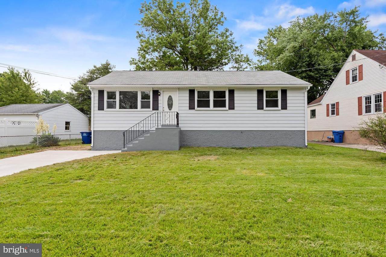 16 Center Avenue - Photo 1