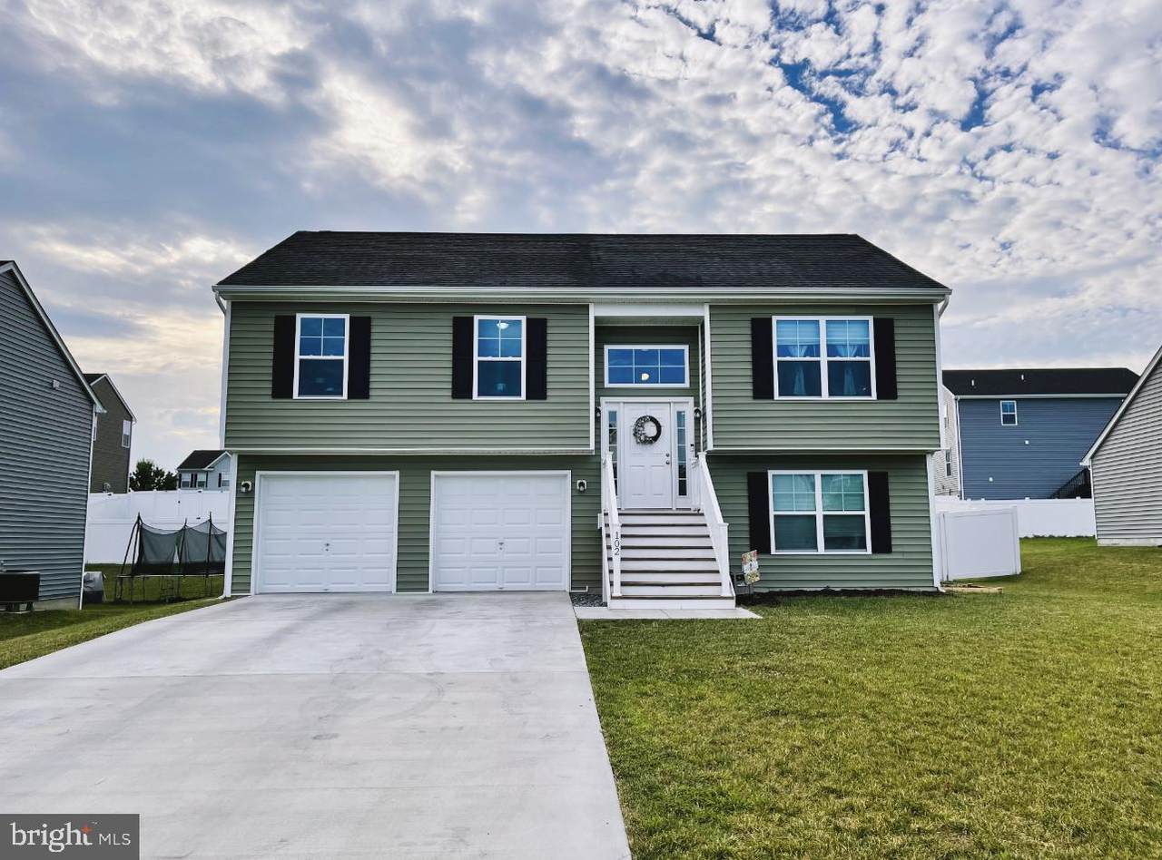 102 Kennedy Circle - Photo 1