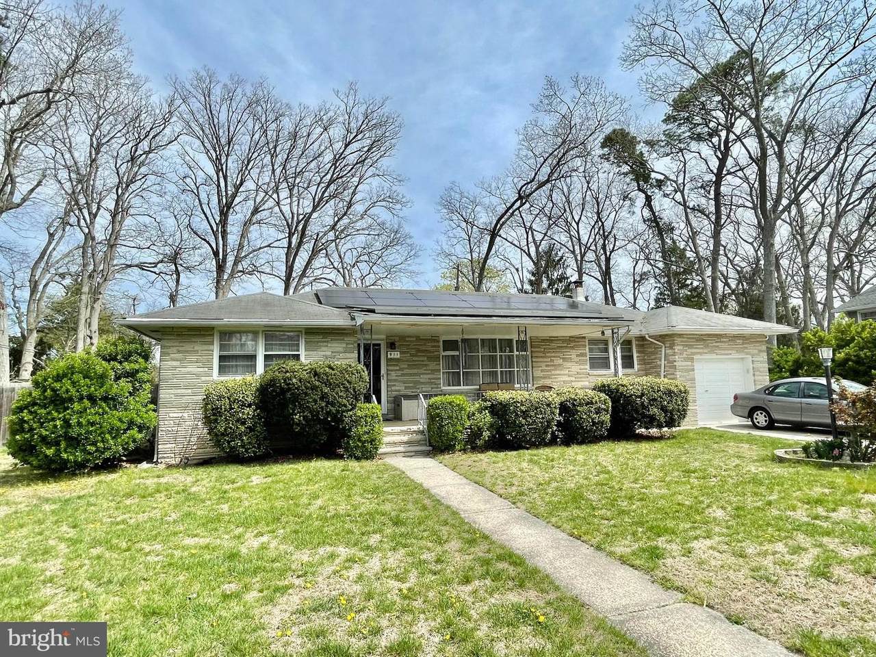 911 Ridgewood Drive - Photo 1