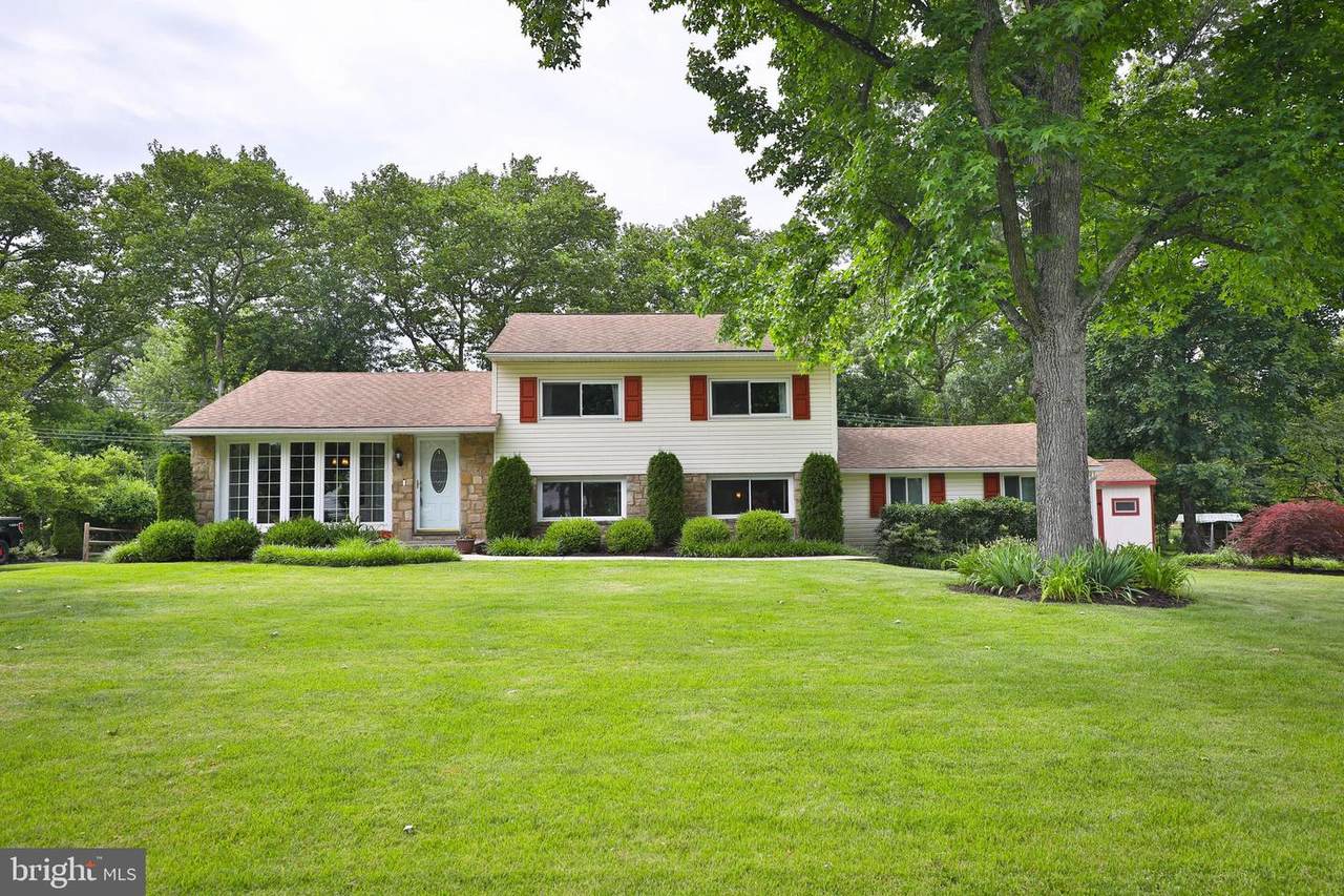 726 Oak Terrace Drive - Photo 1