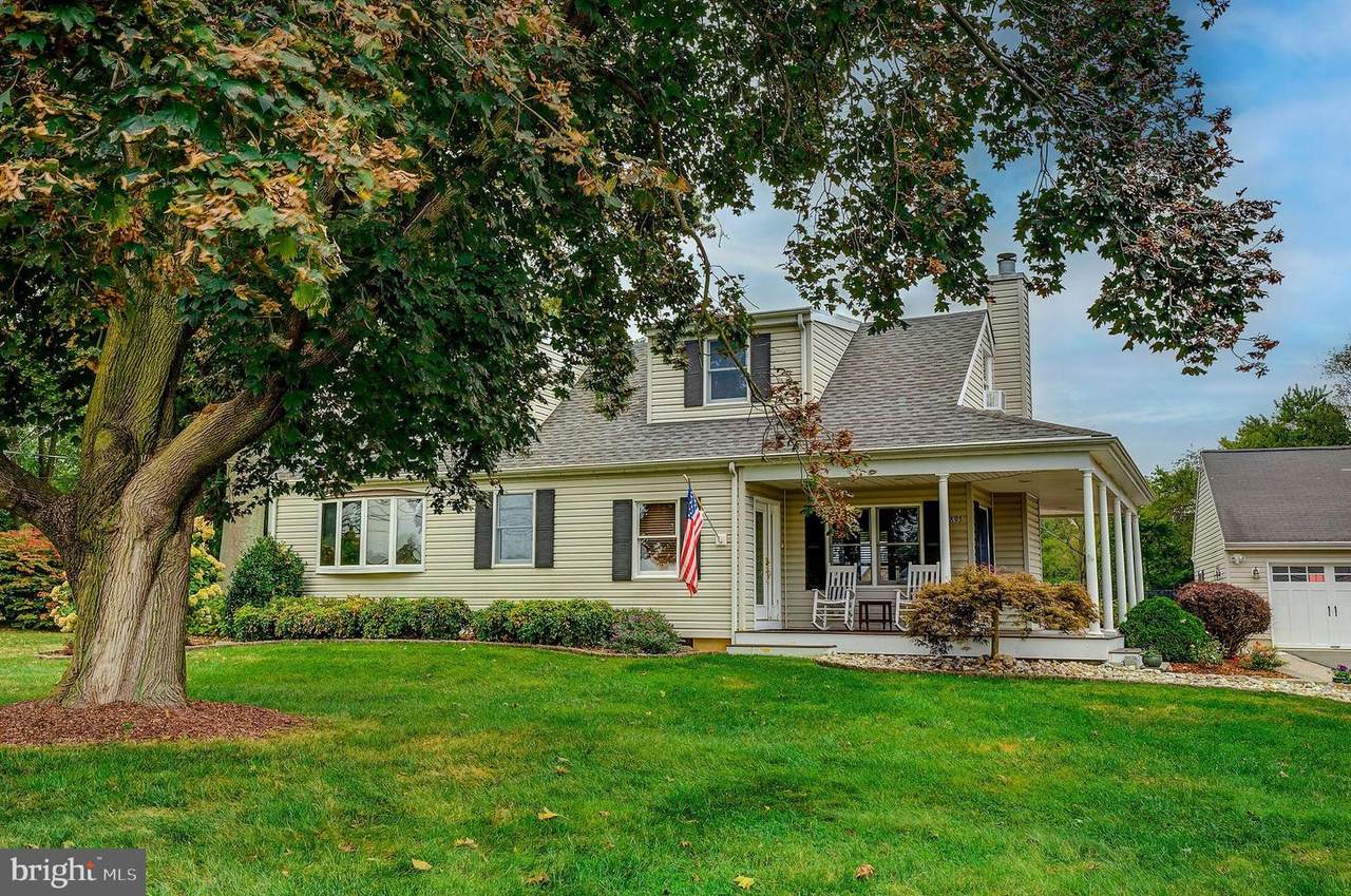 895 Windsor Perrineville Rd - Photo 1