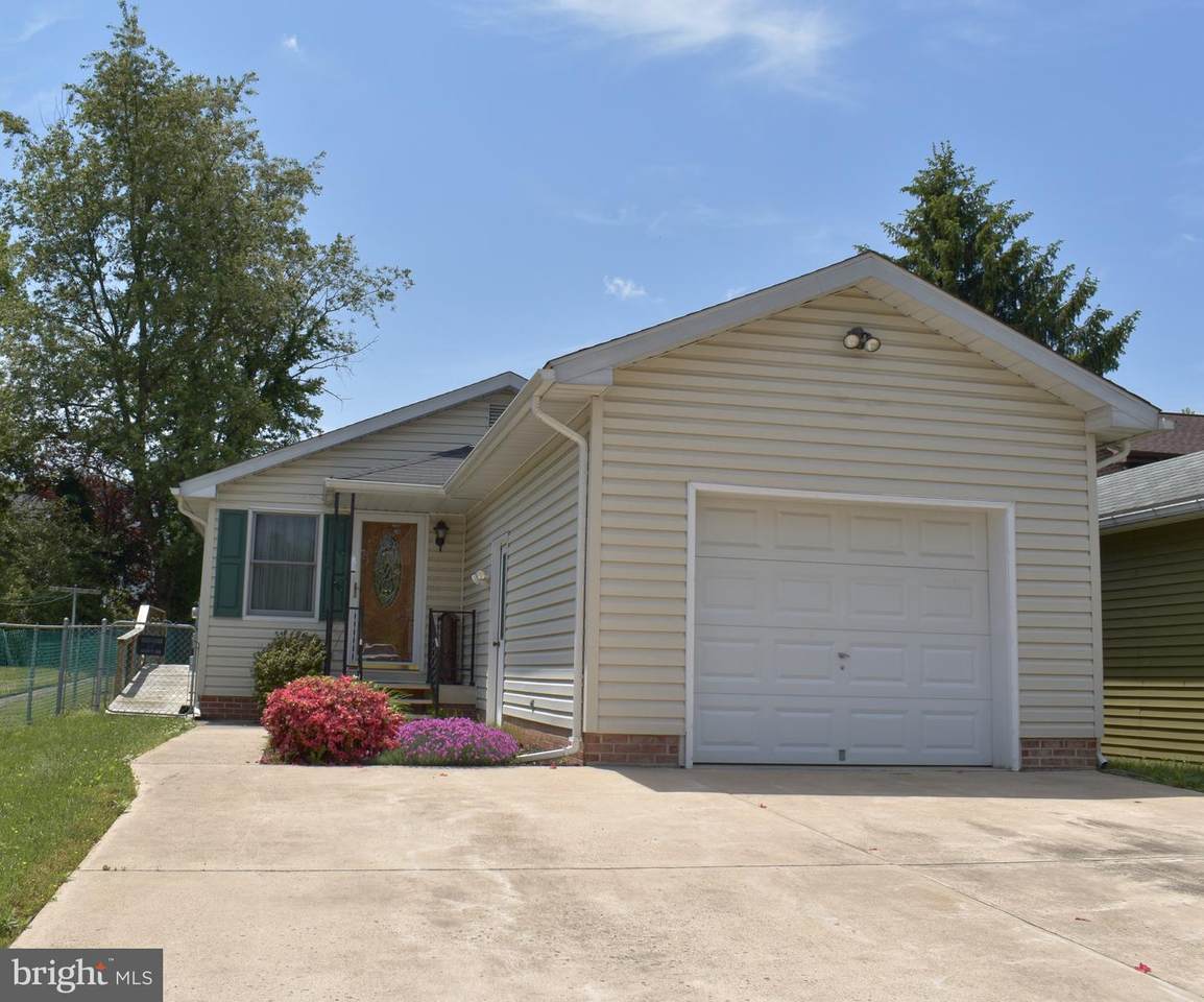 11 Poplar St. - Photo 1