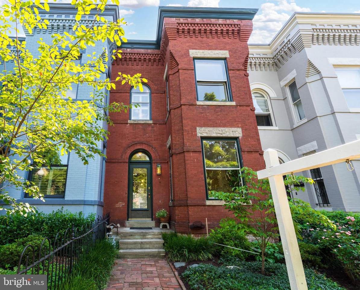 330 12TH Street - Photo 1