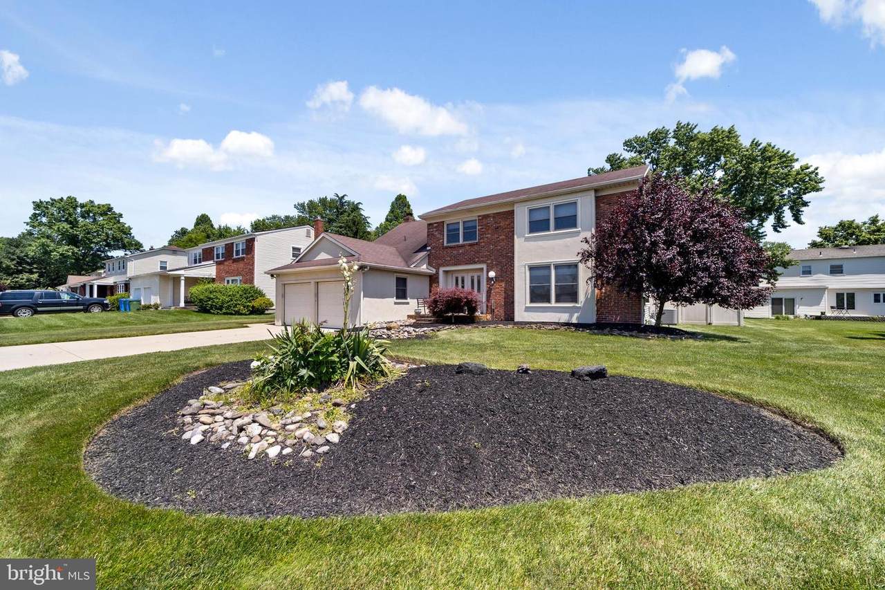 1607 Prince Drive - Photo 1