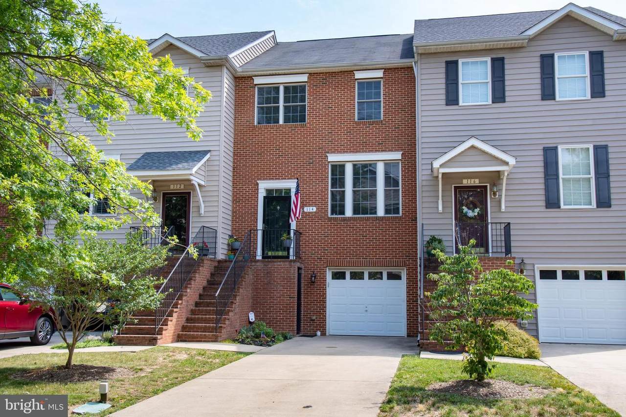 114 Oak Leaf Drive - Photo 1