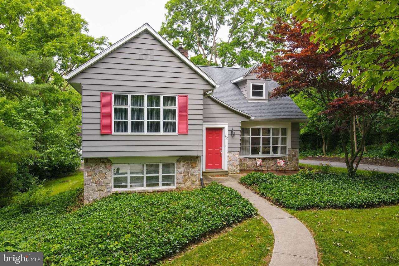 912 25TH Street - Photo 1