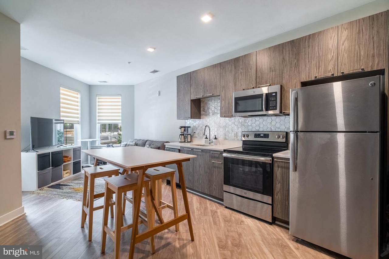 989 Buchanan Street - Photo 1