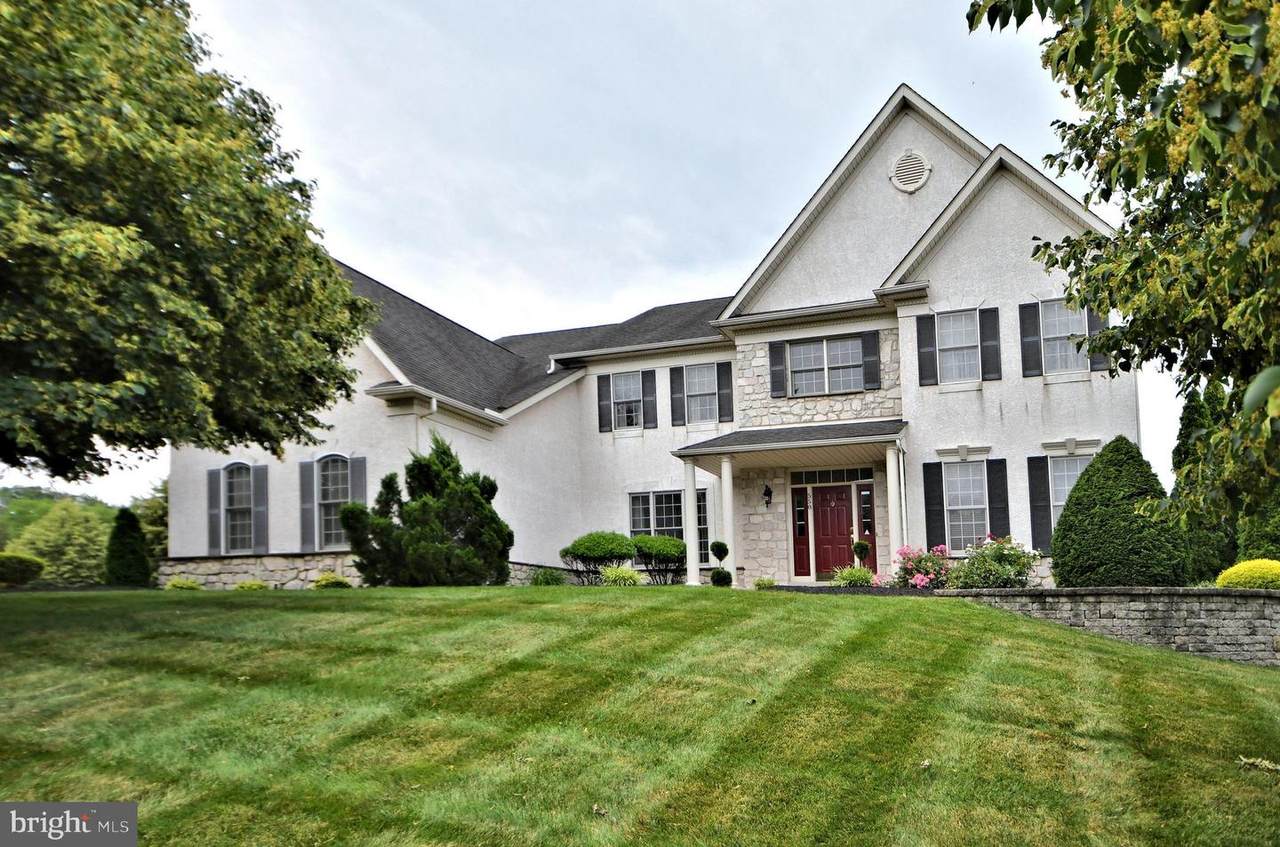 558 Longfellow Lane - Photo 1