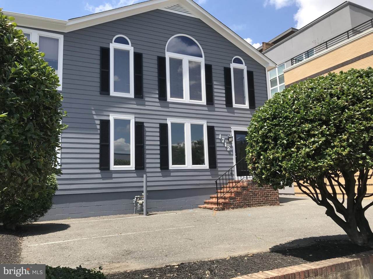 1712 Mt Vernon Avenue - Photo 1