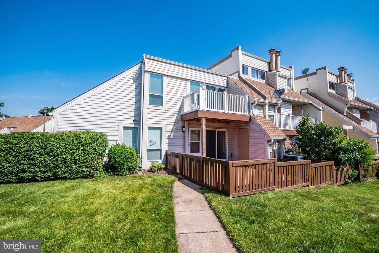 1026 Warwick Court - Photo 1