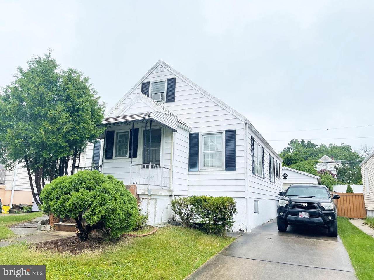 2507 Linwood Road - Photo 1