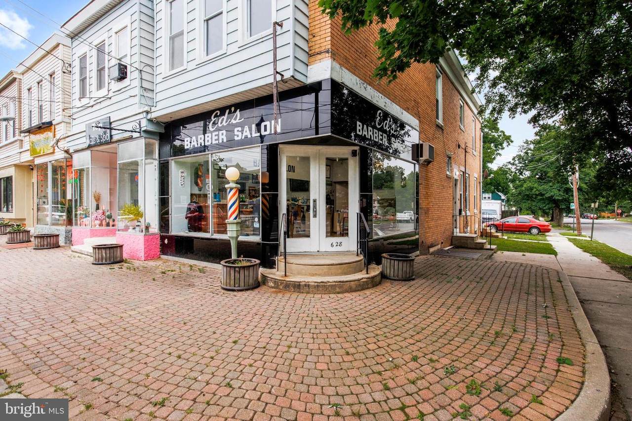 628 Collings - Photo 1