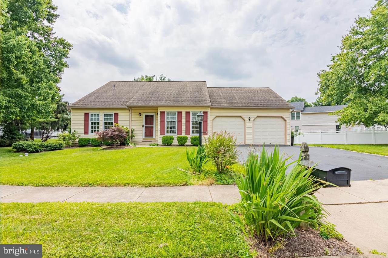 901 Shamrock Court - Photo 1