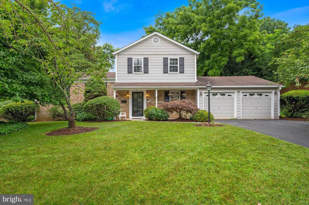 1033 Wintergreen Terrace - Photo 1