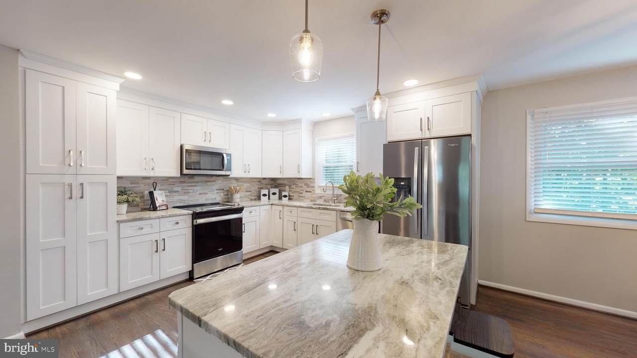 8827 Lafayette Drive - Photo 1