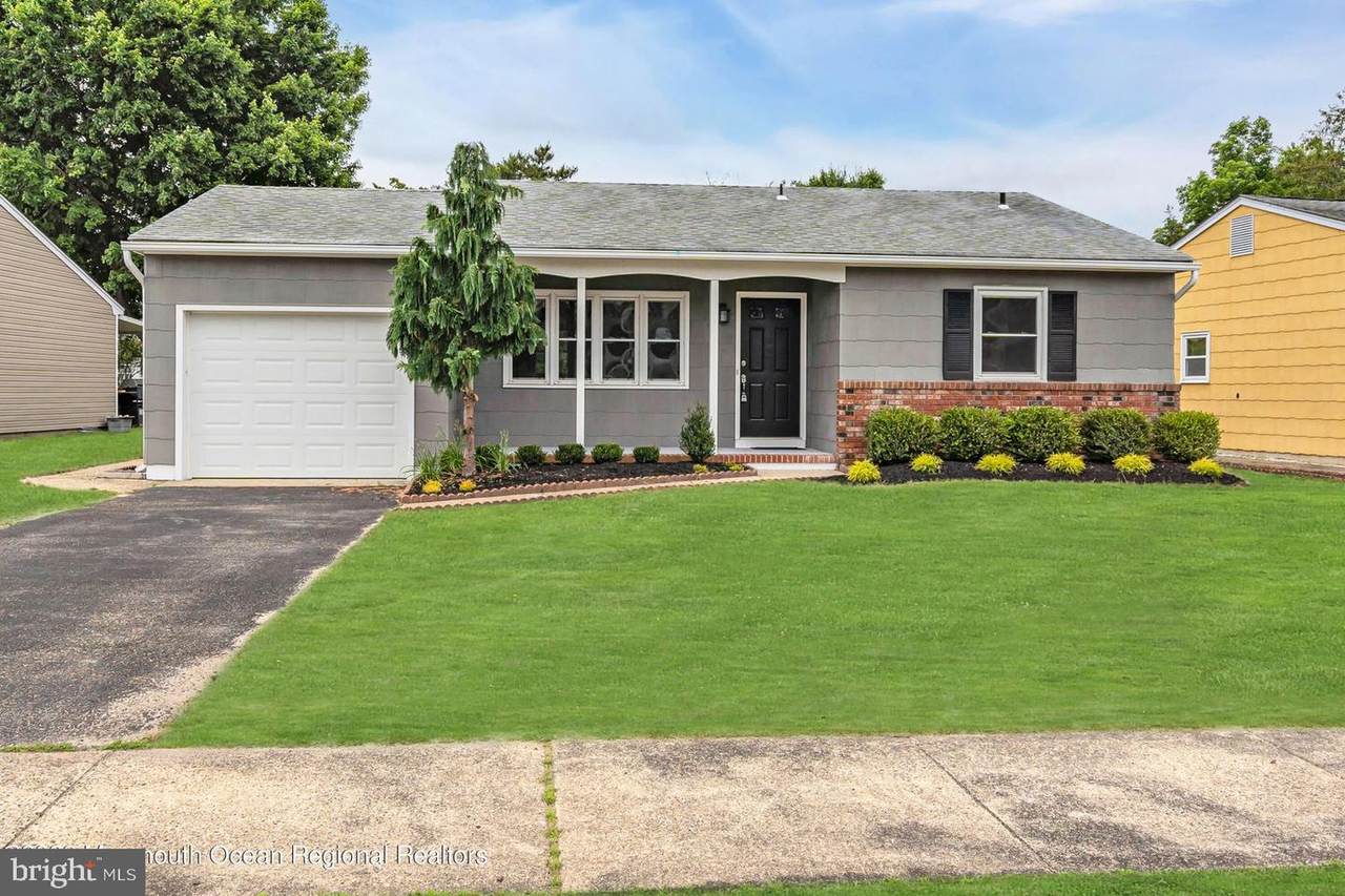 13 Rutland Drive - Photo 1