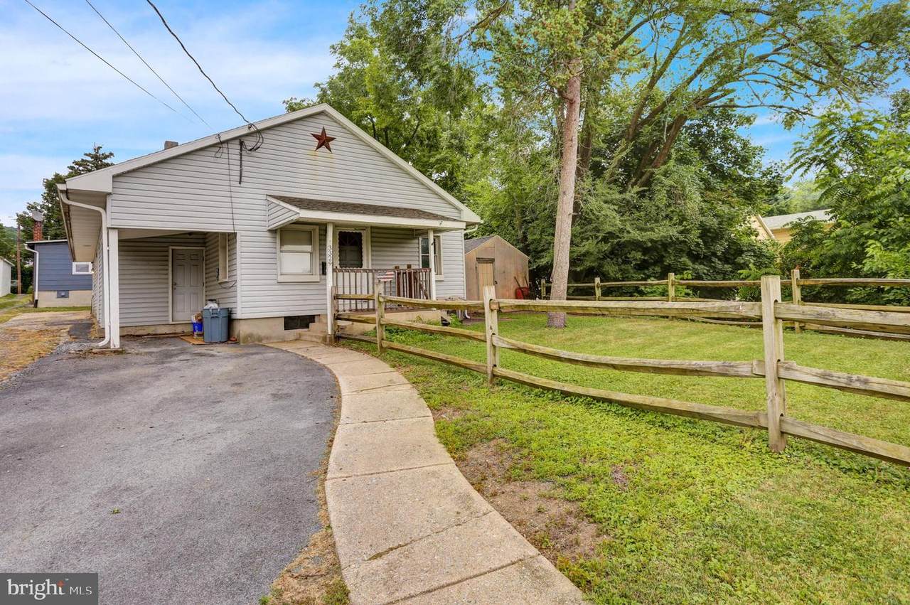 3329 Earl - Photo 1