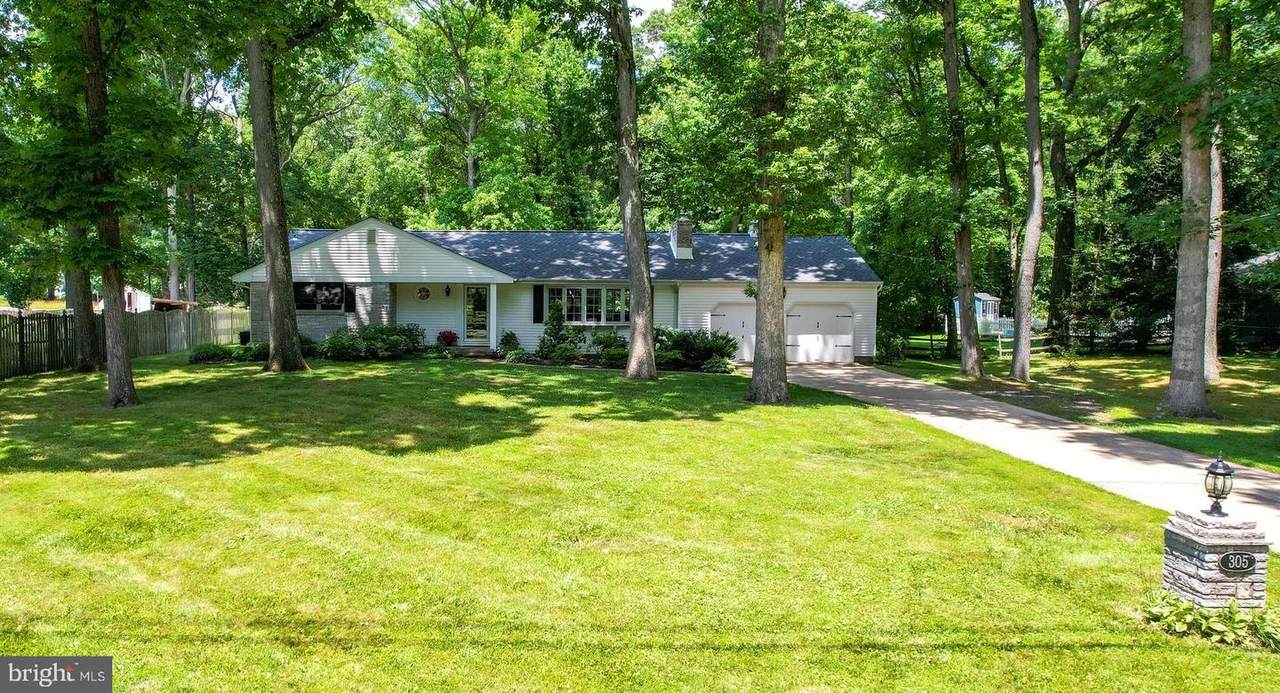 305 Oak Lane - Photo 1